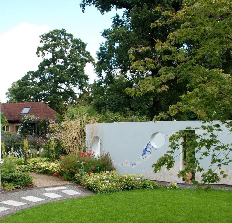 South Lodge Milton Keynes Exterior photo